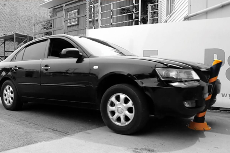 bollards-crash-test.webp